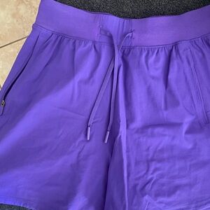 Women’s license to train shorts